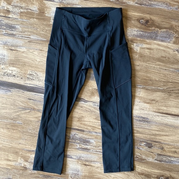 lululemon athletica Pants - Lululemon cropped black leggings women’s size 4